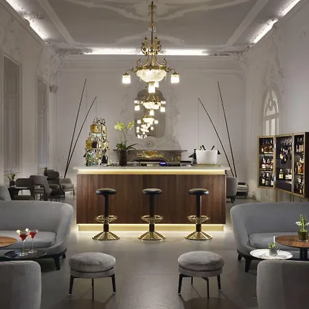 Grand Victoria Concept & Spa, By R Collection 5* 메나지오