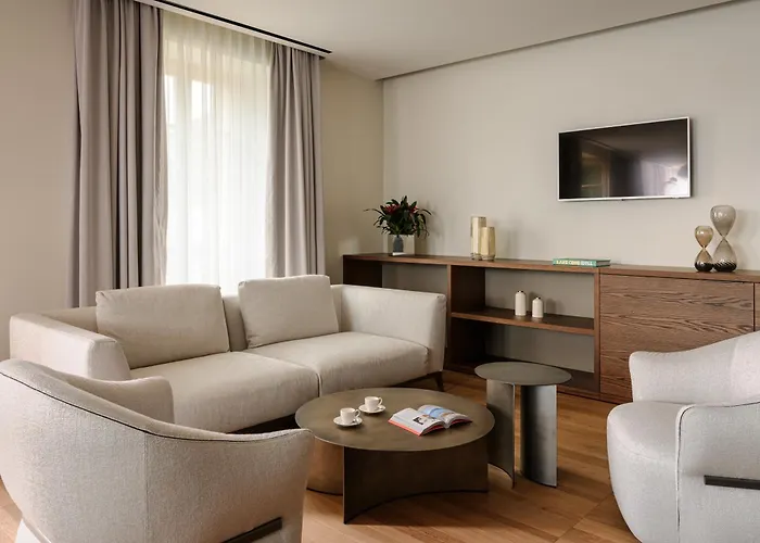 Отель Grand Victoria Concept & Spa, By R Collection Менаджо